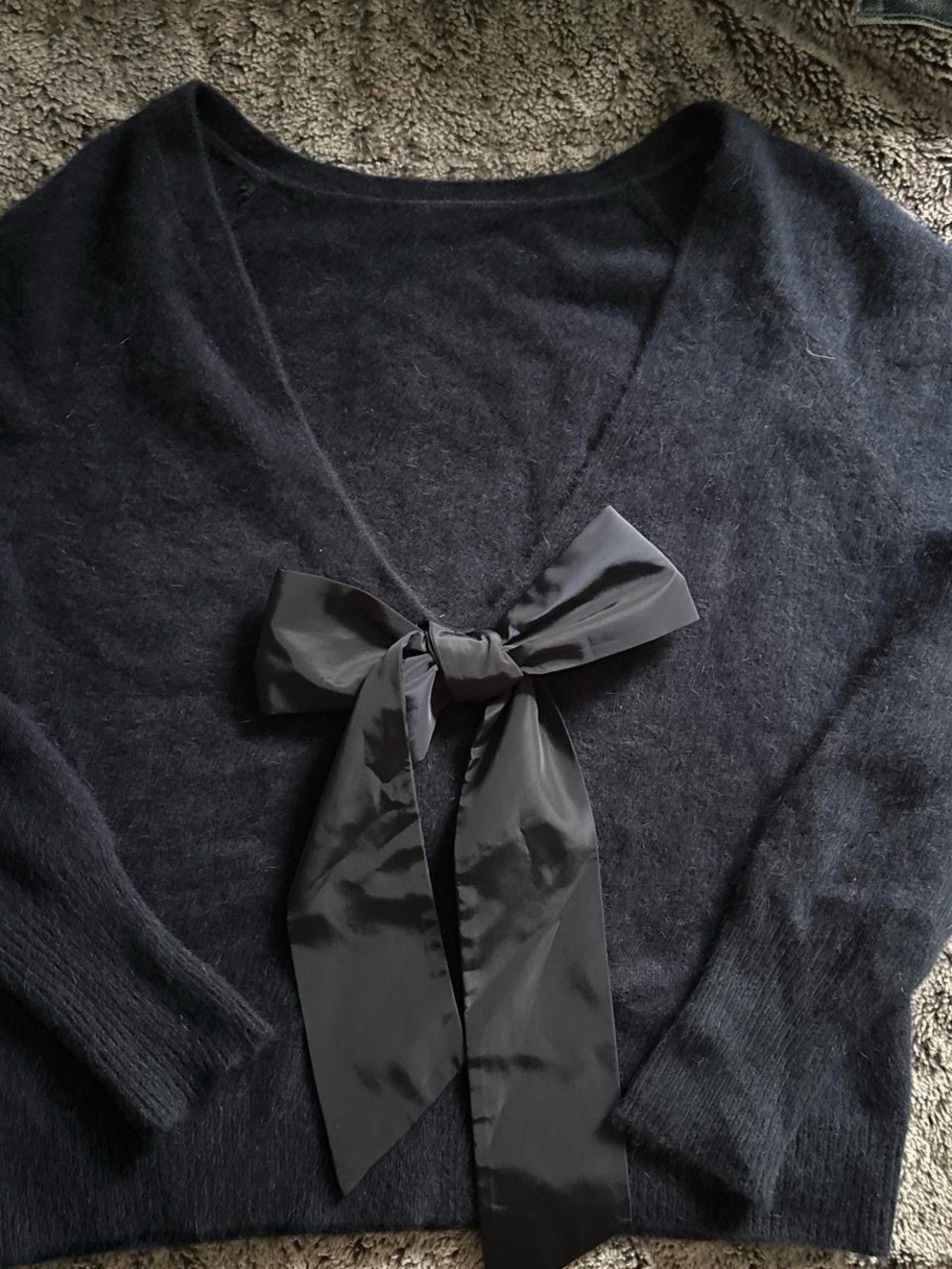 Vineyard Vines Black V-Neck Sweater with Satin Bow